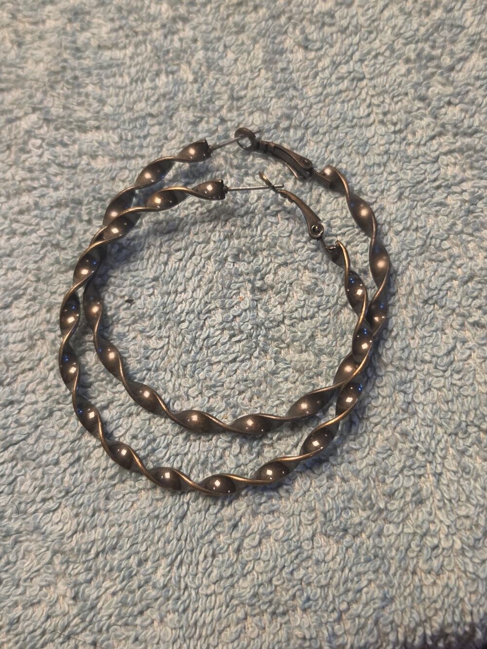 Vintage Bronze Tone Twisted Hoop Earrings Large Ribbon Wavy Spiral Cable Chic